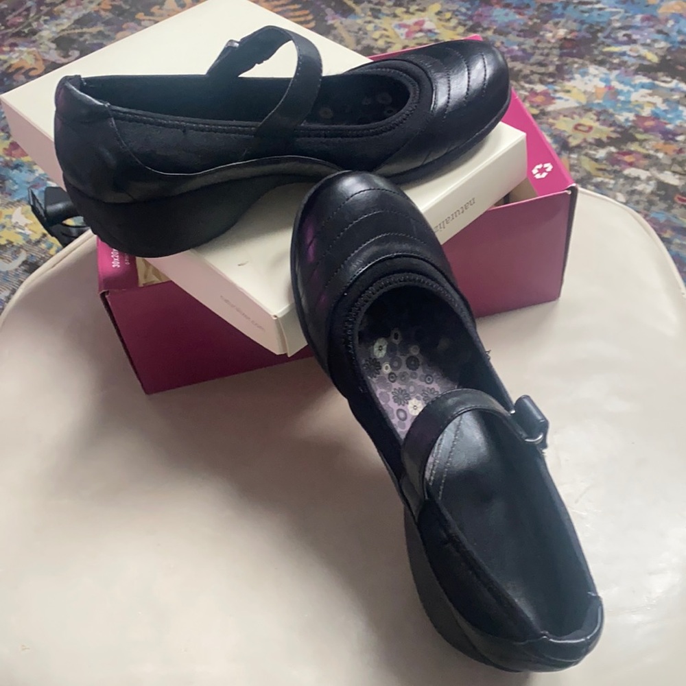 Naturalizer Mary Jane black shoe.